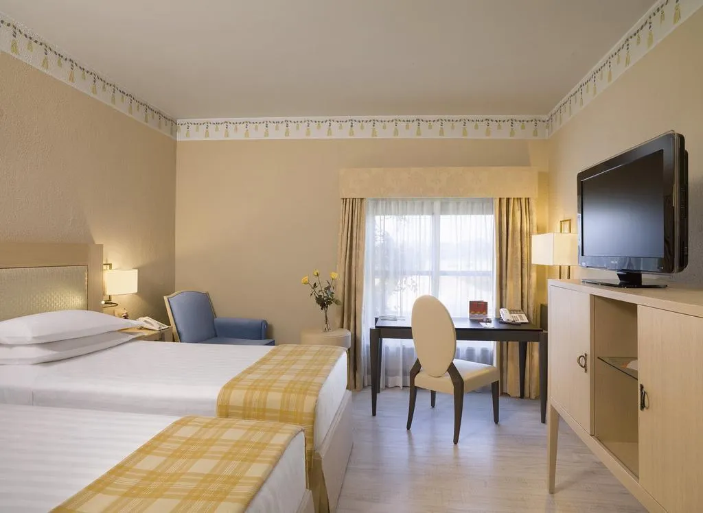 TWIN DELUXE Room, Sheraton Parco de' Medici Rome Hotel, Rome