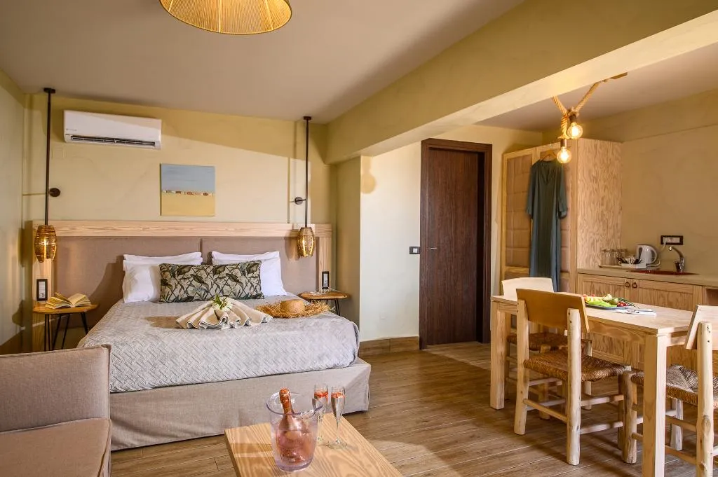 SUITE WITH PRIVATE POOL Room, Esperides Resort Crete, Crete