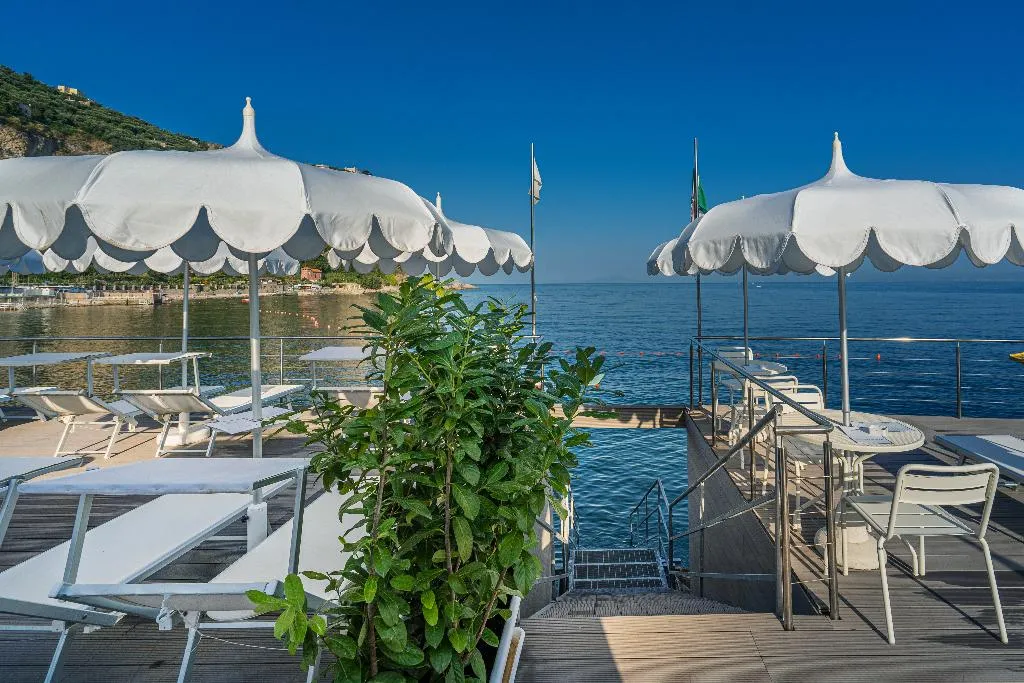 Beach, Mary Hotel, Naples