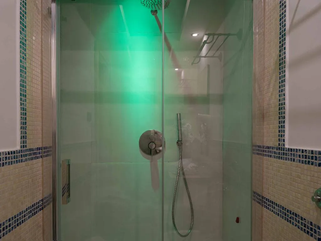 DOUBLE STANDARD Room, Grand Hotel Europa, Naples