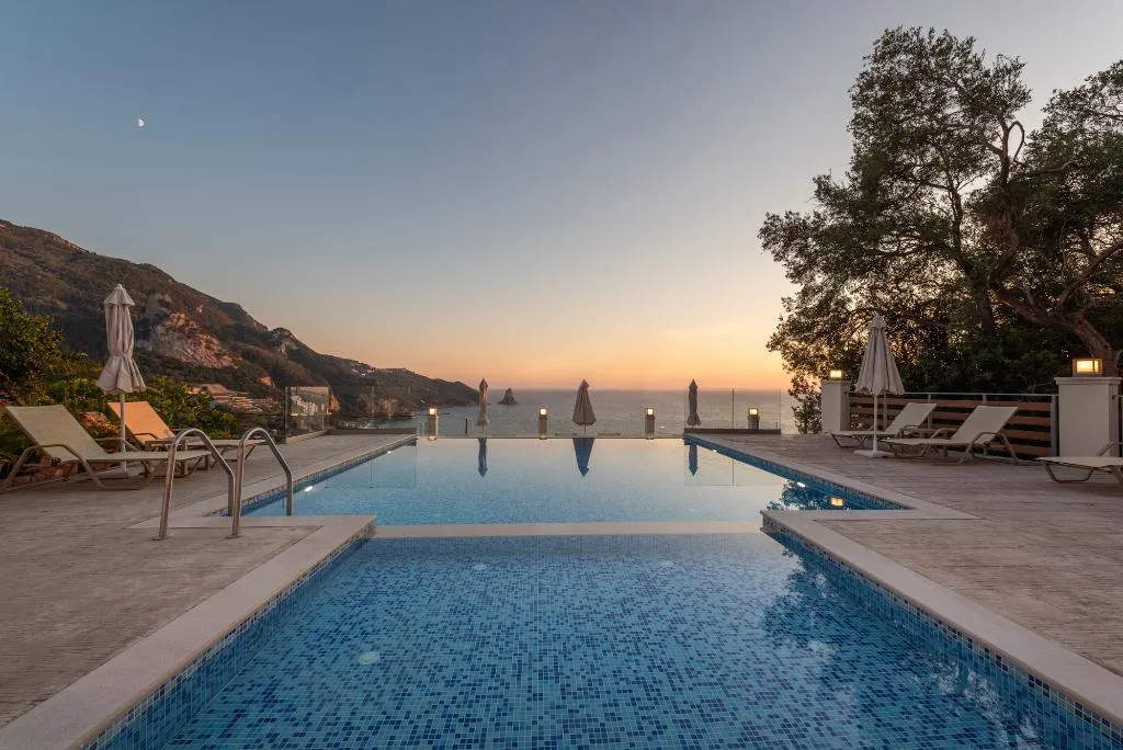 Pool, Mazis Apartments, Corfu