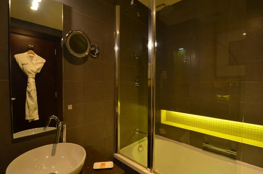 DOUBLE CLASSIC Room, Hues Boutique, Dubai