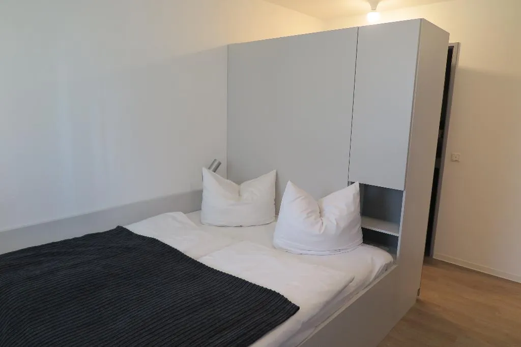 APARTMENT BUSINESS QUEEN BED Room, Spreepolis Boardinghaus, Berlin