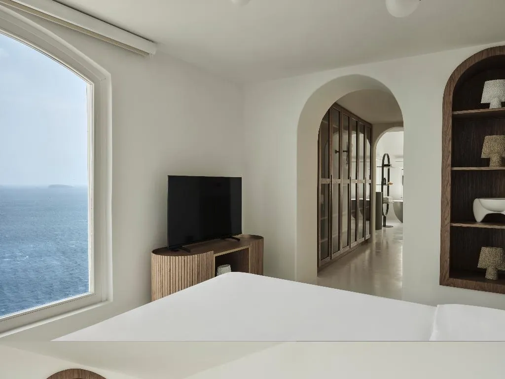 SUITE CAPACITY 2 Room, Andronis Boutique, Santorini