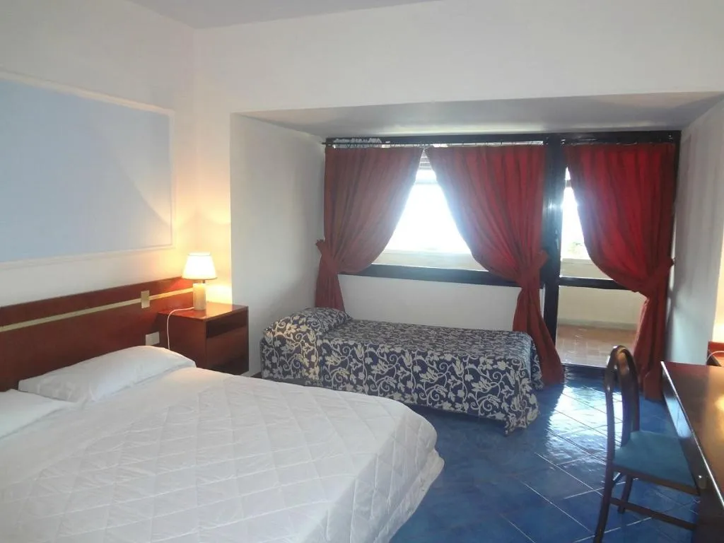 Room, Punta Quattroventi, Naples