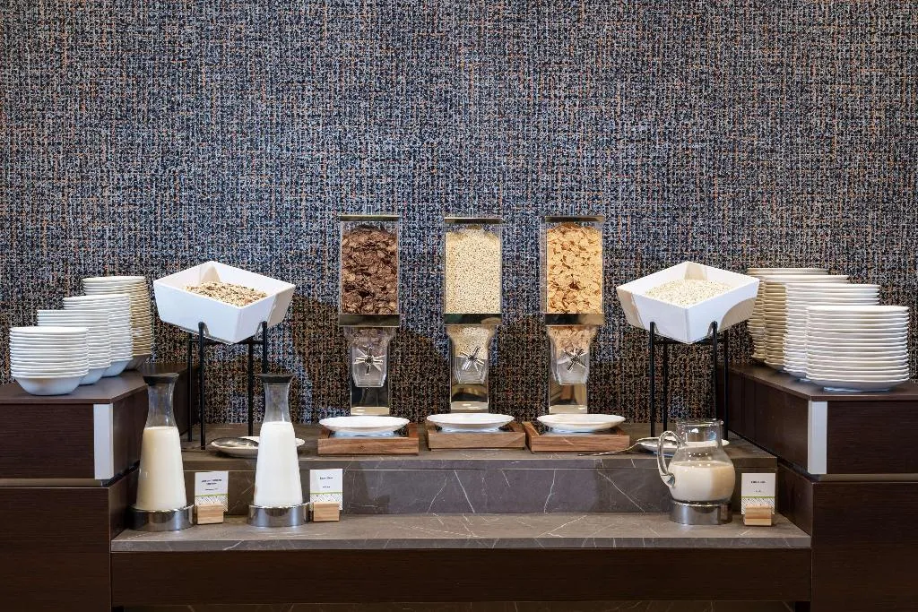 Restaurant, Doubletree by Hilton Milan Malpensa Solbiate Olona, Milan