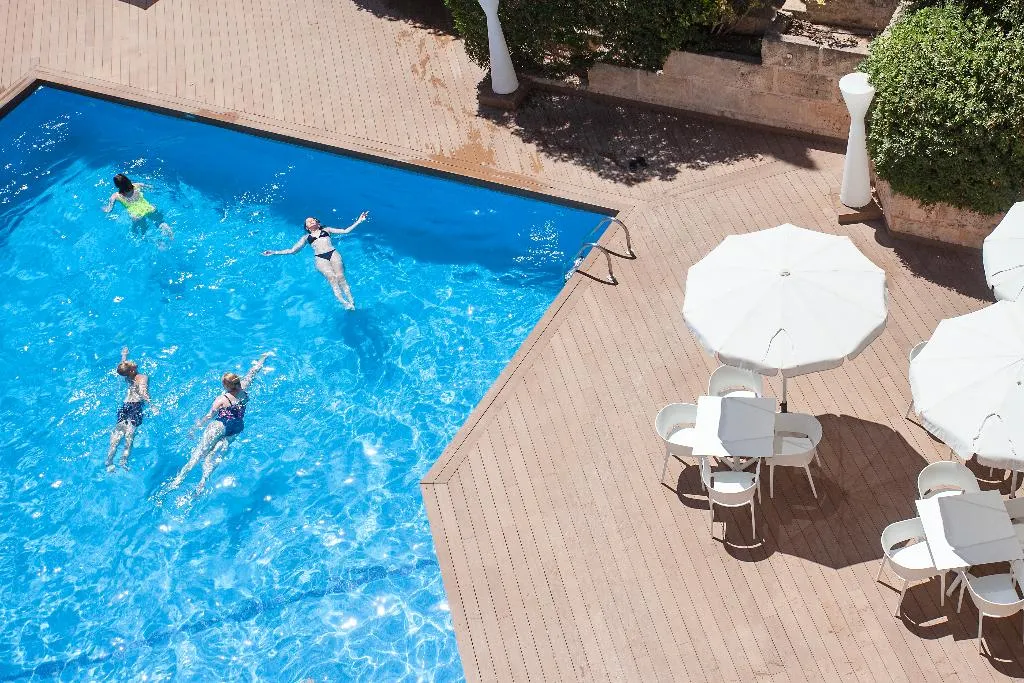 Double or Twin SUPERIOR POOL VIEW Room, Hotel Tora, Majorca
