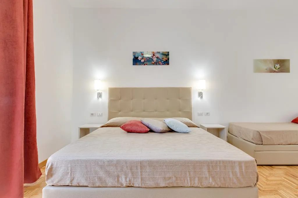 JUNIOR SUITE CAPACITY 4 Room, Dolce Luxury Rooms, Rome