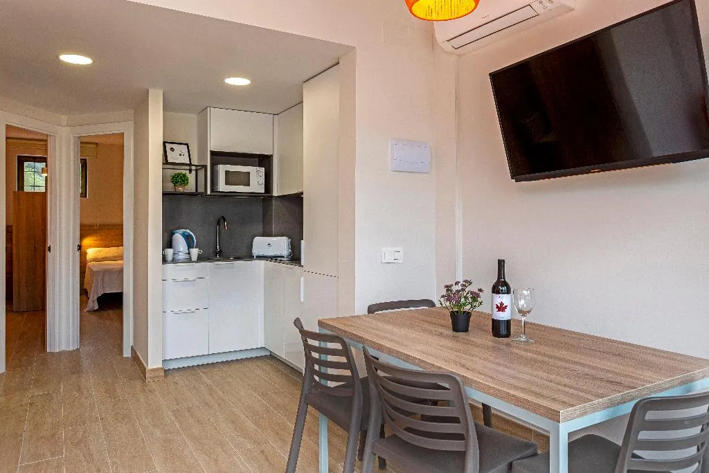 APARTMENT CAPACITY 4 TWO BEDROOMS Room, Medplaya Sant Eloi, Costa Brava