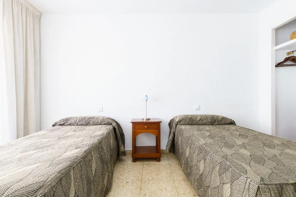 APARTMENT THREE BEDROOMS TWO BATHROOMS Room, Apartamentos Maja Beach, Costa Blanca