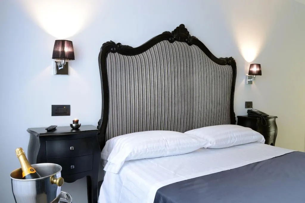 Room, Barbarella Suite, Naples