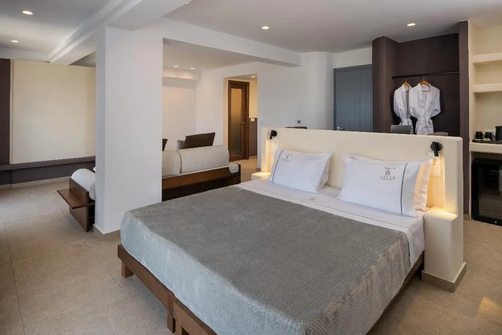SUITE BEACH FRONT Room, Aelia Thalassa, Santorini