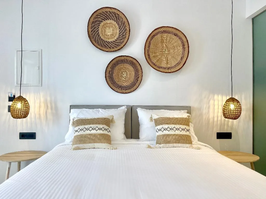 SUITE DELUXE POOL VIEW Room, Mykonos Dot Suites, Mykonos