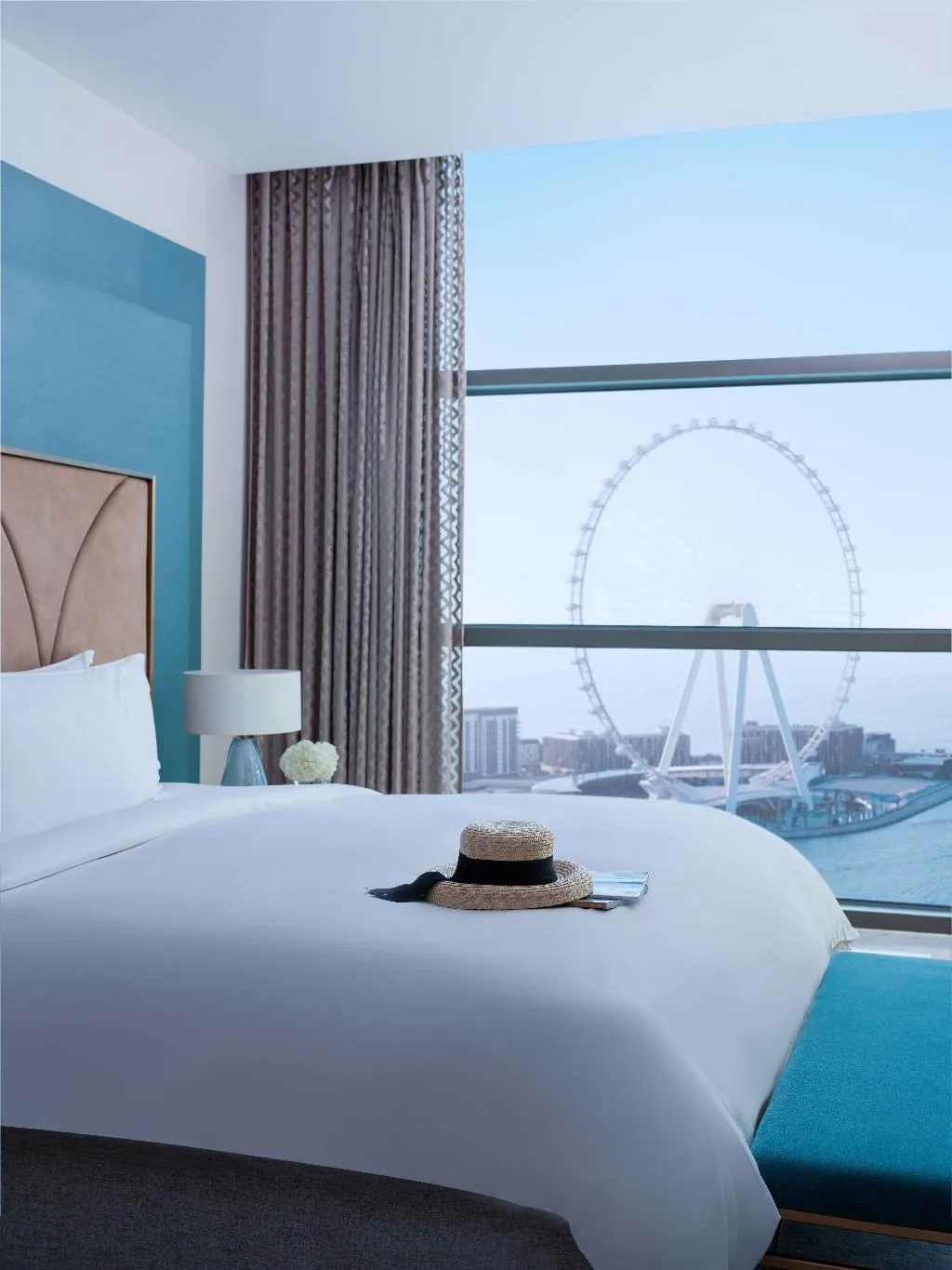 SUITE DELUXE KING BED Room, Sofitel Dubai Jumeirah Beach, Dubai