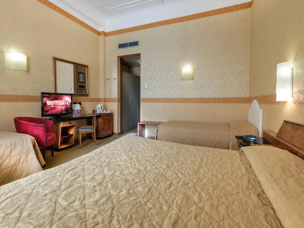 TRIPLE CLASSIC Room, Hotel Privilege, Florence