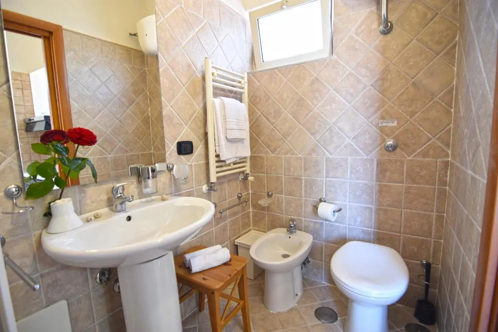 APARTMENT WITH TERRACE Room, Case Così Apartments Napoli, Naples
