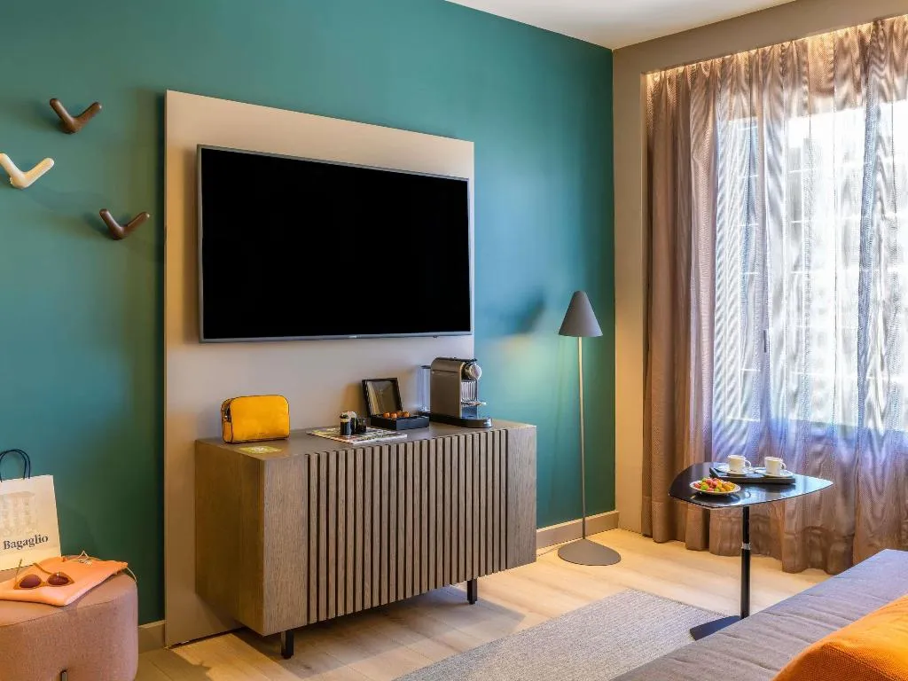 JUNIOR SUITE STANDARD Room, Novotel Madrid Feria and Airport, Madrid
