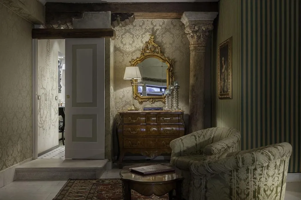 Room, Hotel Al Ponte Antico, Venice