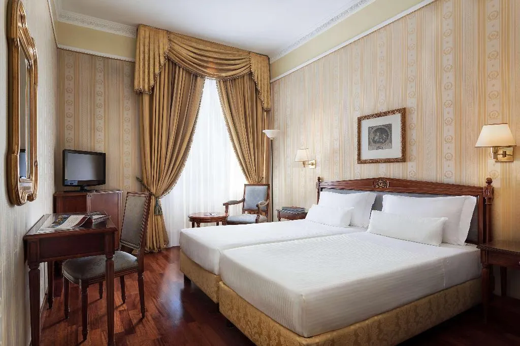 Room, Sina De la Ville, Milan