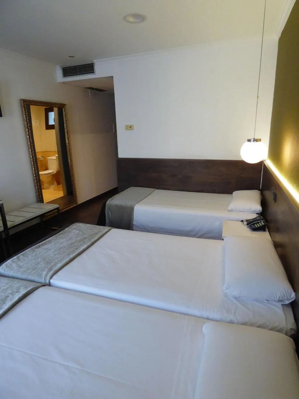 Room, Moderno, Barcelona