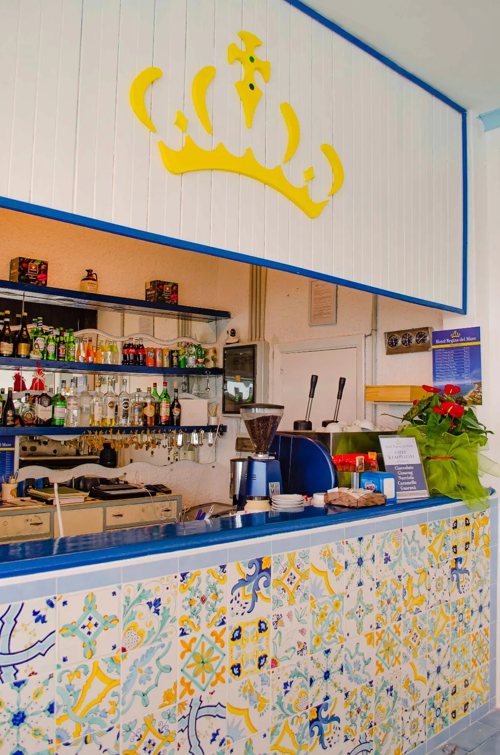Bar, Regina del Mare, Naples