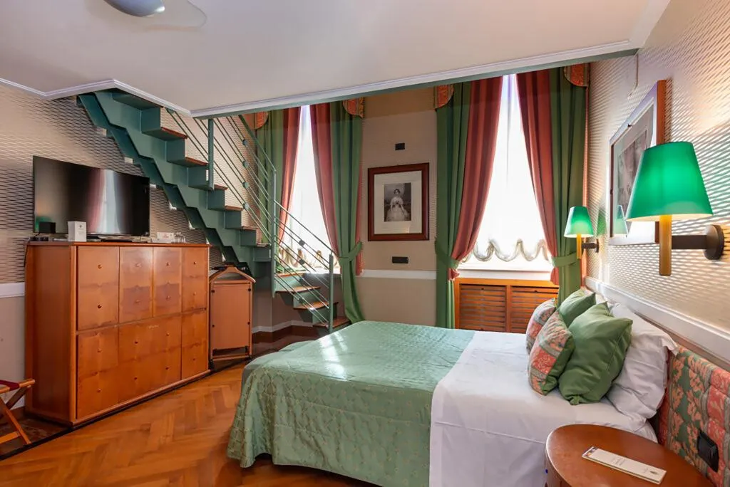 JUNIOR SUITE SEA VIEW Room, Grand Hotel Ortigia, Catania