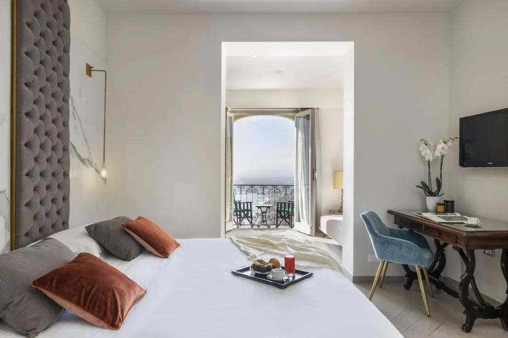 JUNIOR SUITE QUEEN SIZE BED Room, Villa Paradiso, Taormina