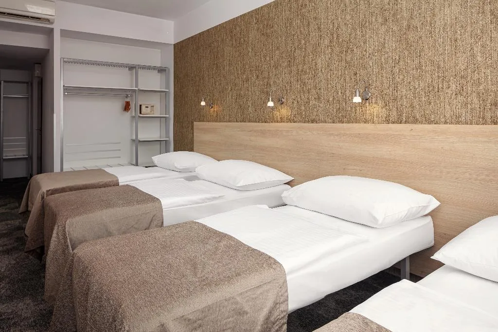 QUADRUPLE CAPACITY 4 Room, Hotel Ambiance, Prague