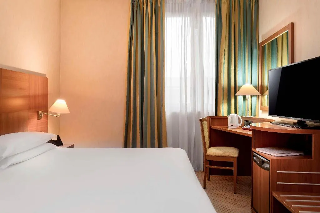 Room, Best Western Cavalieri della Corona, Milan