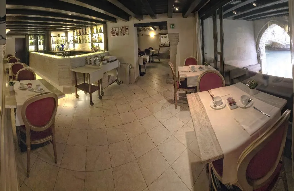 Restaurant, Liassidi Palace, Venice