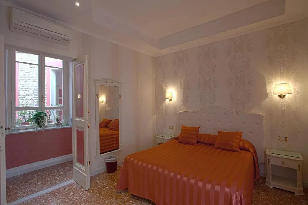 Room, Navona Queen Rooftop, Rome