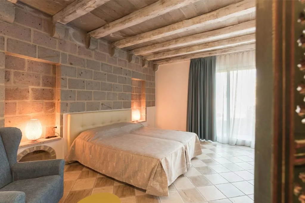 SUITE DELUXE WITH TERRACE Room, La Petite Maison, Alghero