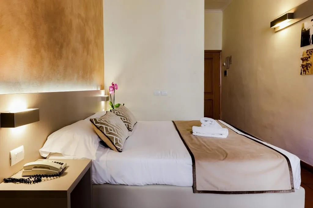 DOUBLE STANDARD Room, Albergo Firenze, Florence