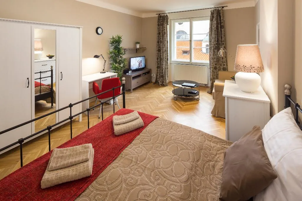 FAMILY ROOM CAPACITY 10 Room, Old Town - Templova Apartments, Prague