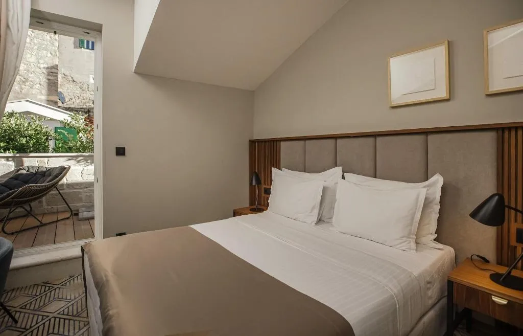 Room, Armerun Heritage Hotel & Residences, Split