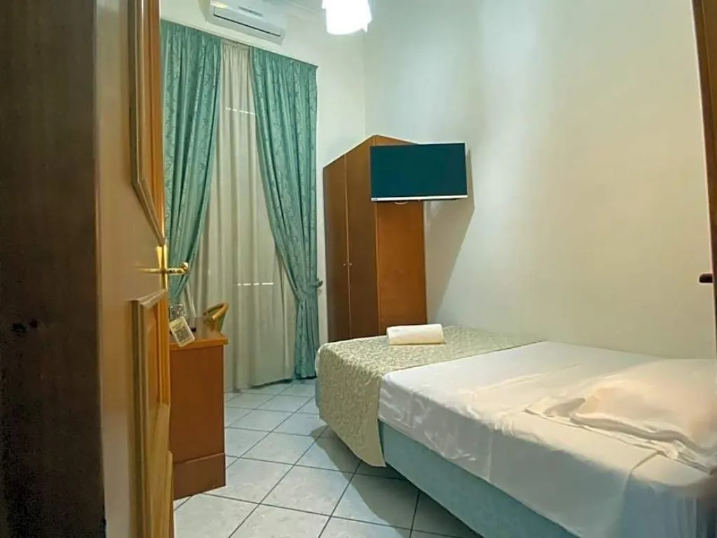 Room, Hotel Eliseo Tourist Napoli, Naples