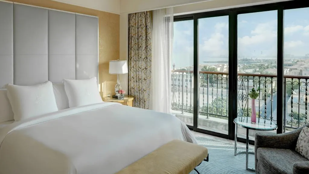 Room, Four Seasons Resort Dubai at Jumeirah Beach, Dubai