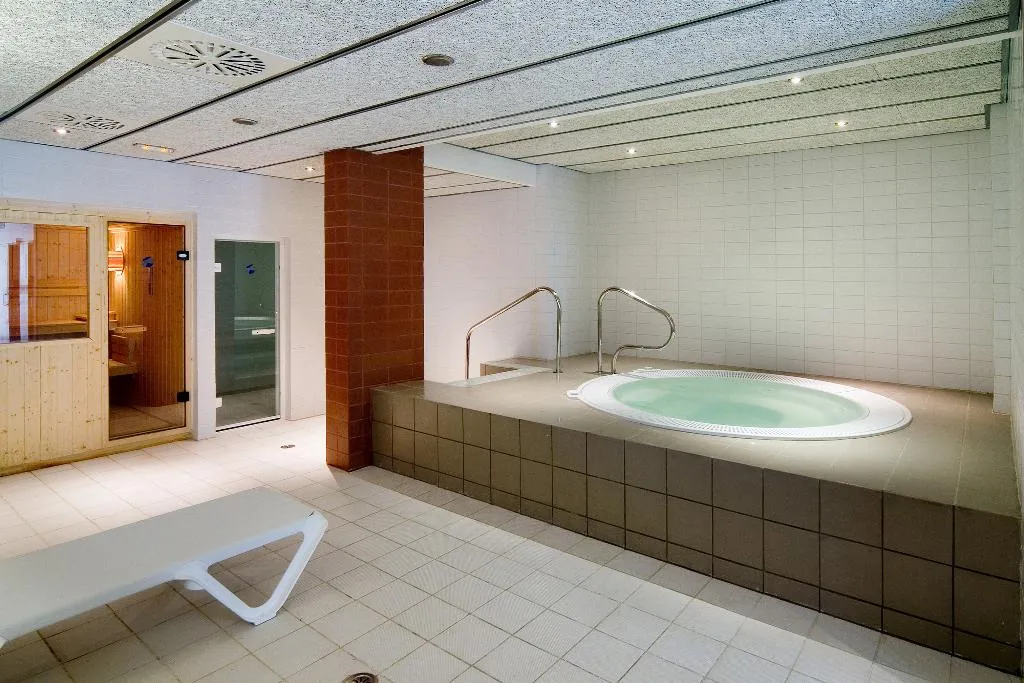 Sports and Entertainment, Blaumar Hotel, Costa Dorada