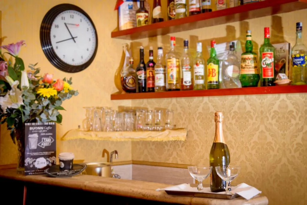 Bar, Emmaus, Rome