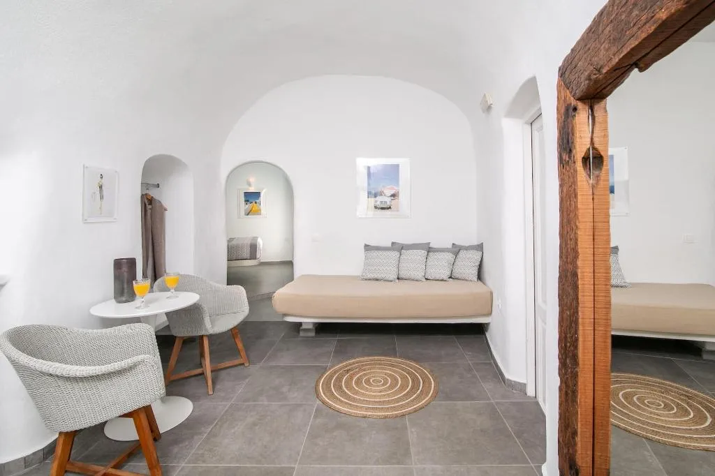 Room, Vogue Suites, Santorini