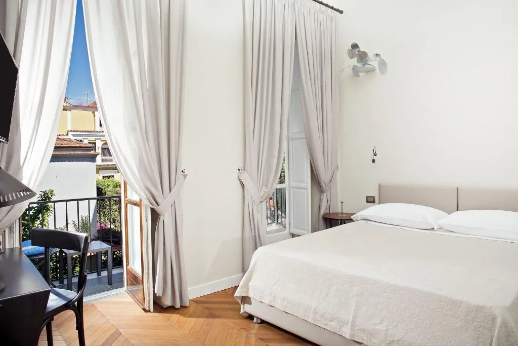 Room, Accademia 39, Naples