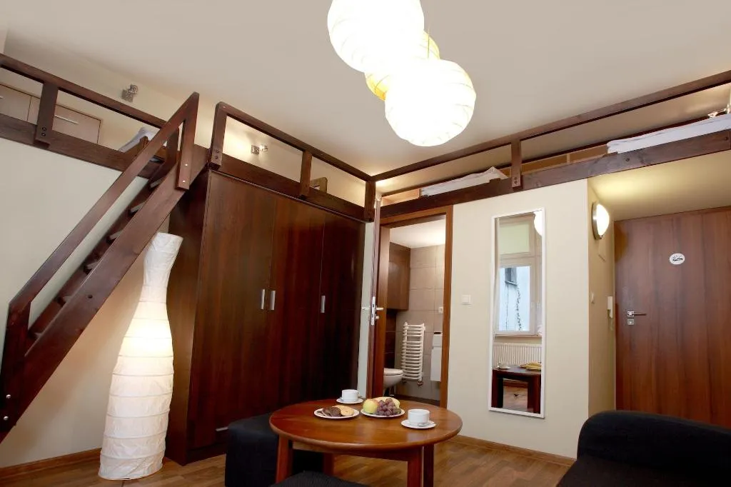 Room, Dom Turysty - Pokoje Goscinne, Krakow
