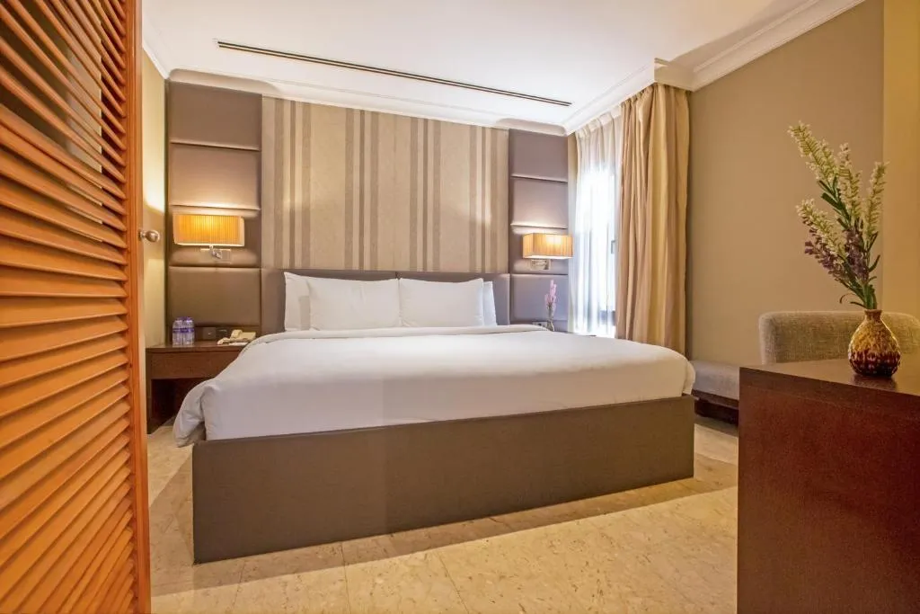 DOUBLE STANDARD Room, Dubai Marine Beach Resort & Spa, Dubai