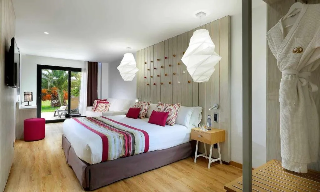 DOUBLE SINGLE USE SUPERIOR POOL VIEW Room, Grand Palladium White Island Resort & Spa, Ibiza