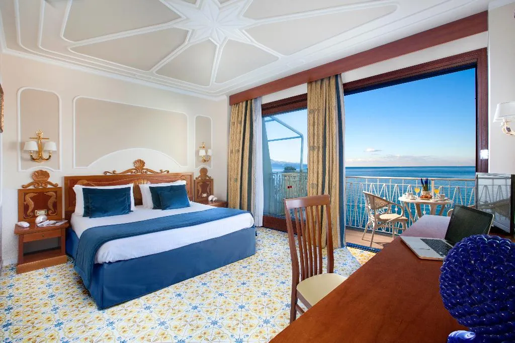TRIPLE SUPERIOR SEA VIEW Room, Alimuri Bay Resort, Naples