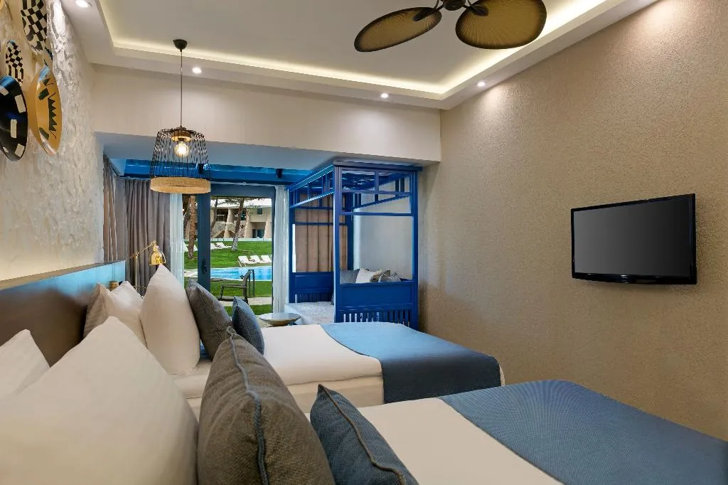 FAMILY ROOM WITH TERRACE Room, Rixos Sungate Land of Legend Theme Park FreeAcces, Antalya