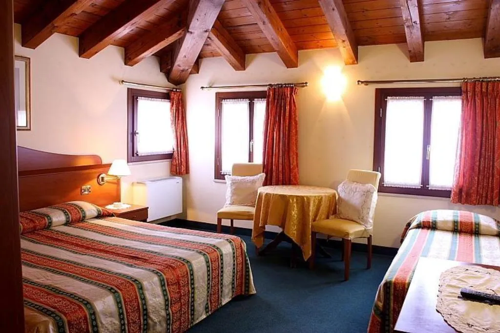 Double or Twin STANDARD Room, Hotel Antico Moro, Venice