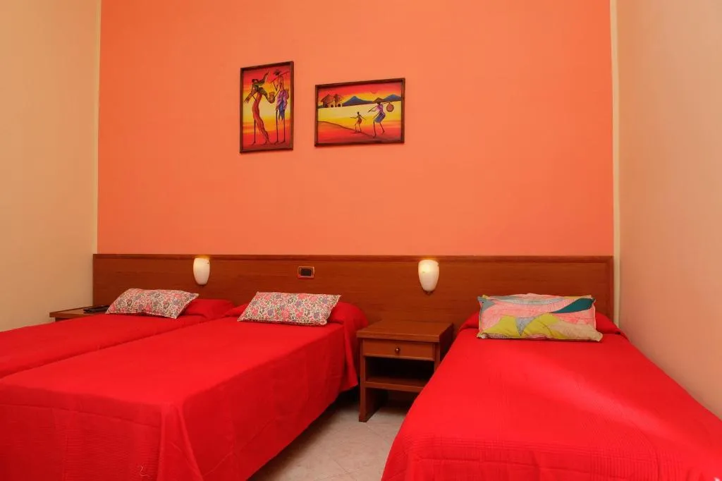 Room, Hotel Pisa, Naples