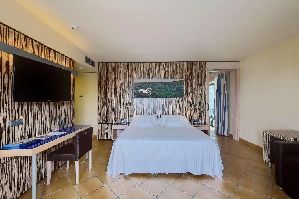 Room, Seth Punta Prima, Menorca