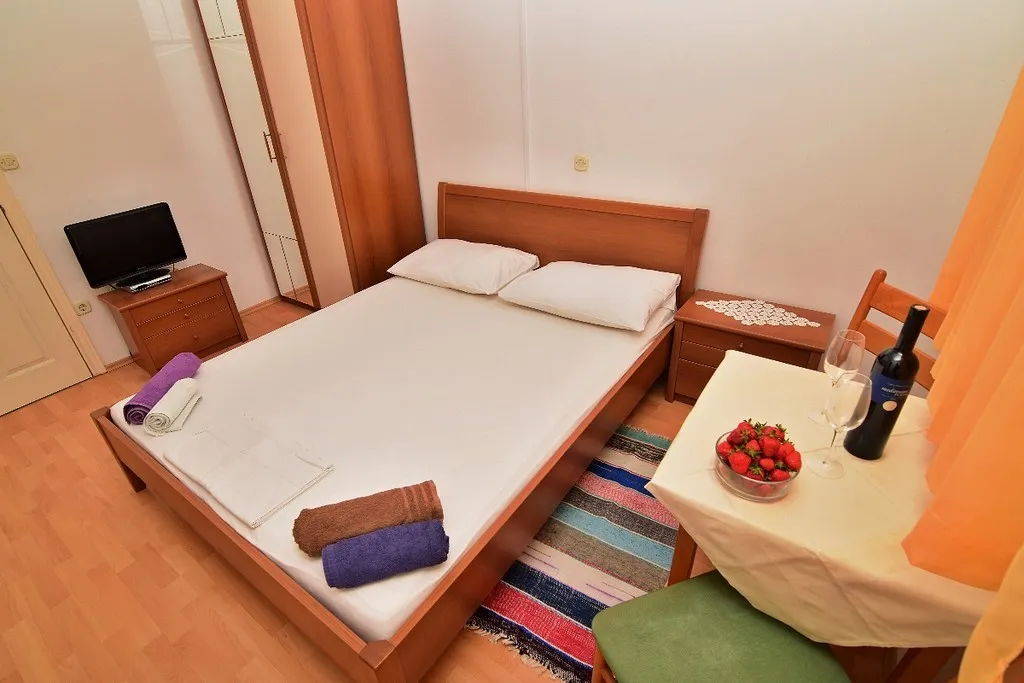 APARTMENT STANDARD Room, Renata, Split